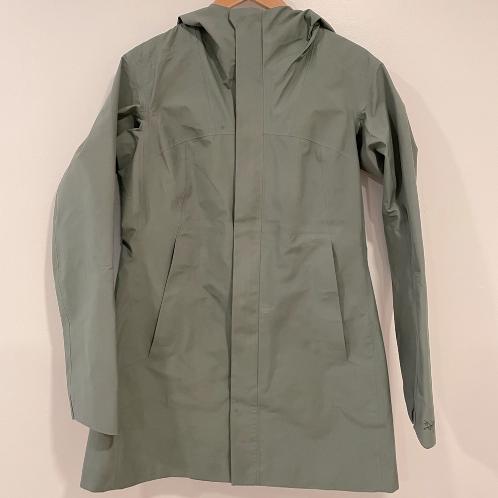 Arcteryx rain jacket olive green medium